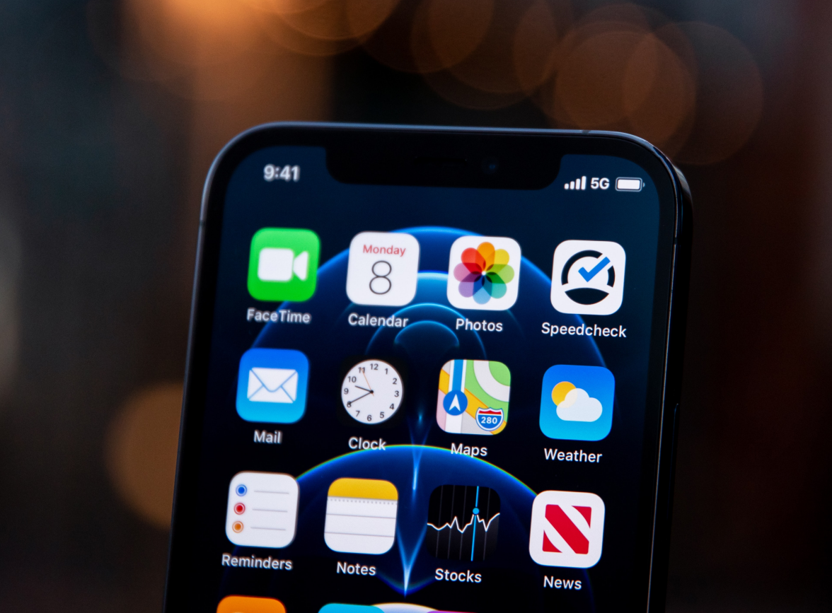 西安苹果手机维修分享为什么 iPhone 12 在冬季会自动关机 